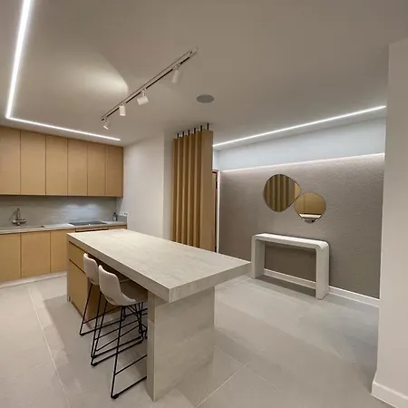 Deluxe Seafront - 2 Bed * Limasol