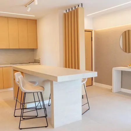 Deluxe Seafront - 2 Bed Limasol