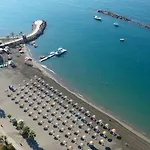 Deluxe Seafront - 2 Bed