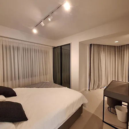 Deluxe Seafront - 2 Bed Limassol