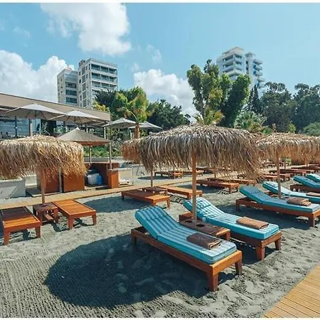 Deluxe Seafront - 2 Bed * Limassol