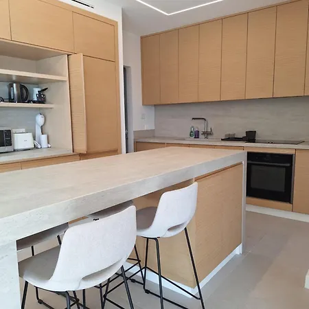 Deluxe Seafront - 2 Bed Apartament Limassol