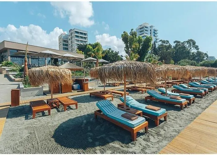 Deluxe Seafront - 2 Bed * ليماسول