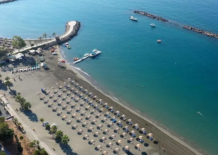 Deluxe Seafront - 2 Bed