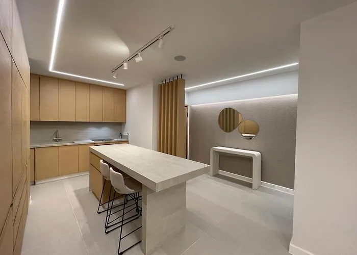 Deluxe Seafront - 2 Bed * ليماسول