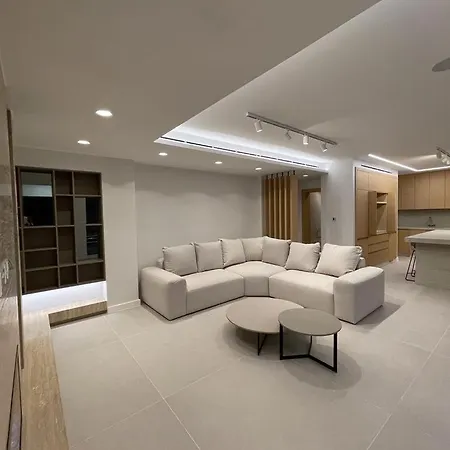 Deluxe Seafront - 2 Bed * Limasol